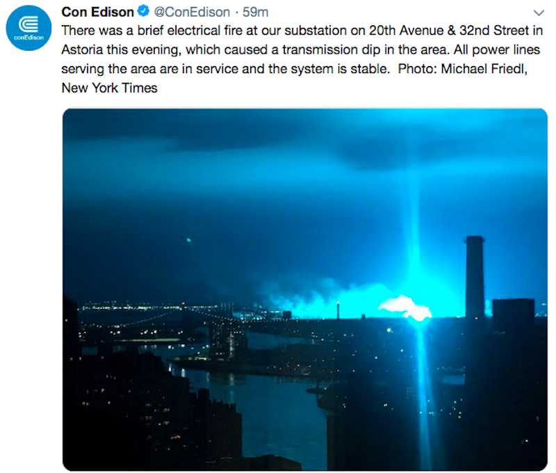 エイリアンの襲来 ニューヨーク上空に謎の青い閃光 Mashup Reporter